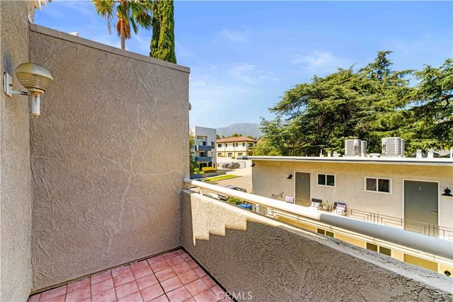 2101 Glenada Avenue 2, Montrose, CA 91020