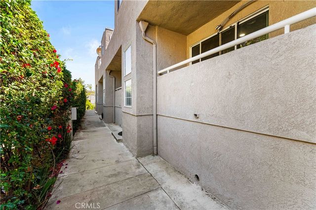 2101 Glenada Avenue 2, Montrose, CA 91020