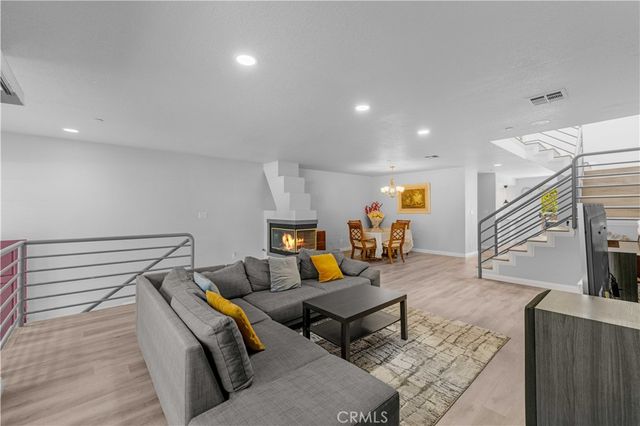 2101 Glenada Avenue 2, Montrose, CA 91020