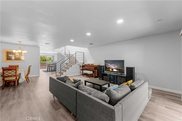 2101 Glenada Avenue 2, Montrose, CA 91020