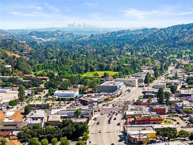 2101 Glenada Avenue 2, Montrose, CA 91020