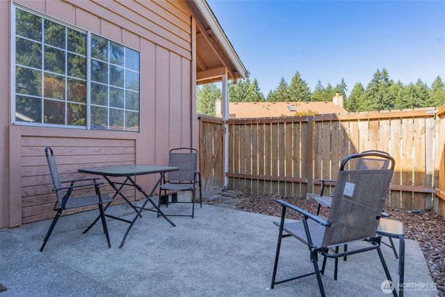 654 Malibu Dr SE, Lacey, WA 98503