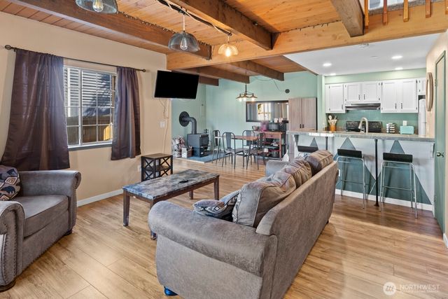 654 Malibu Dr SE, Lacey, WA 98503