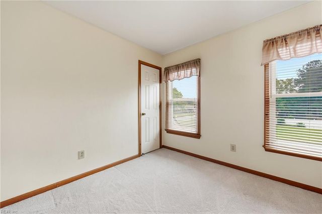 4200 Sorrento DR, Chesapeake, VA 23321