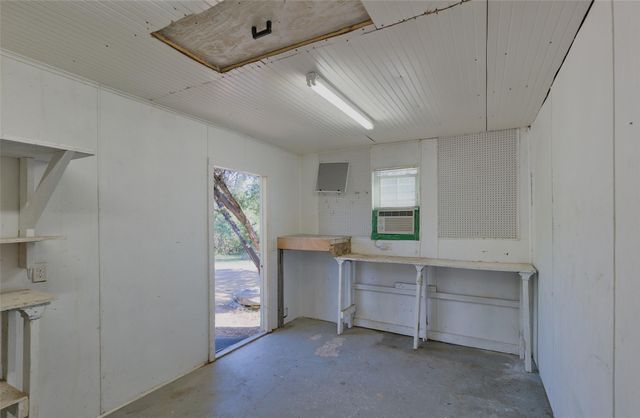 1761 Cottonwood RD, Fischer, TX 78623