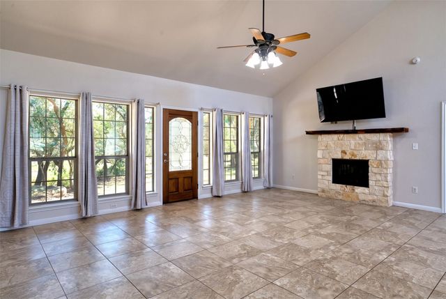 1761 Cottonwood RD, Fischer, TX 78623