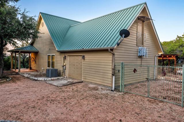 1761 Cottonwood RD, Fischer, TX 78623