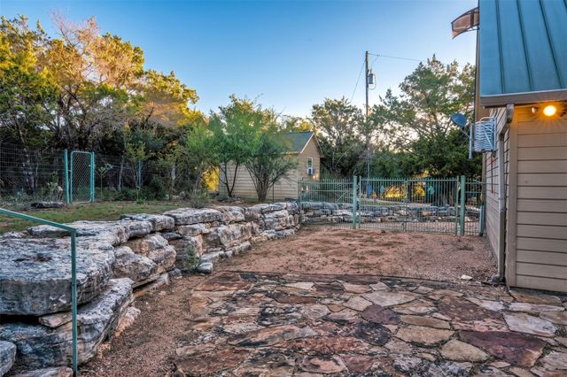 1761 Cottonwood RD, Fischer, TX 78623