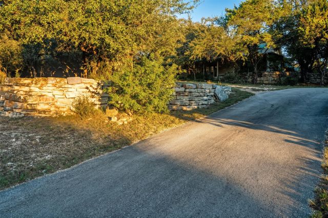 1761 Cottonwood RD, Fischer, TX 78623