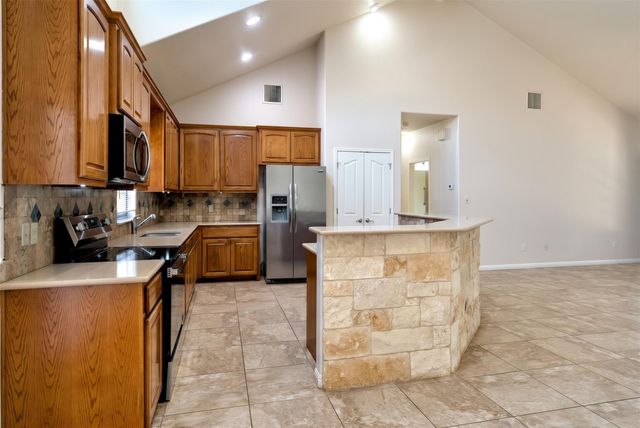 1761 Cottonwood RD, Fischer, TX 78623