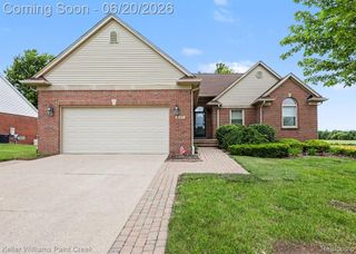 8183 Prestwick Lane, Washington, MI 48095