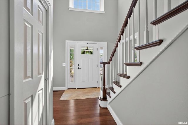 2744 ROSEHILL Avenue, Bettendorf, IA 52722