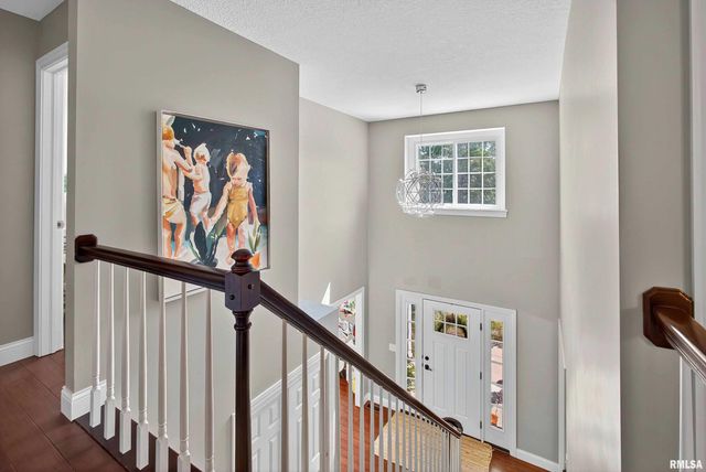 2744 ROSEHILL Avenue, Bettendorf, IA 52722