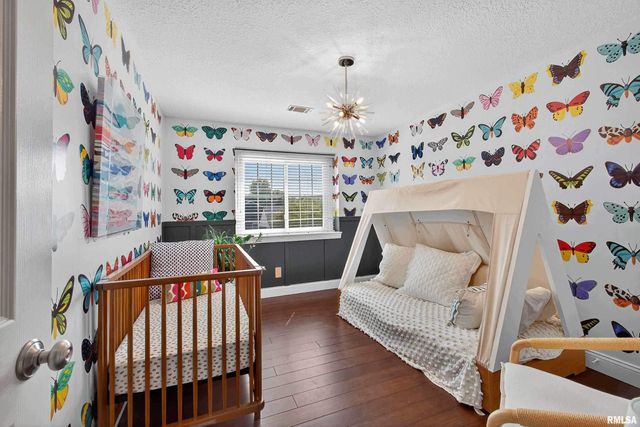 2744 ROSEHILL Avenue, Bettendorf, IA 52722