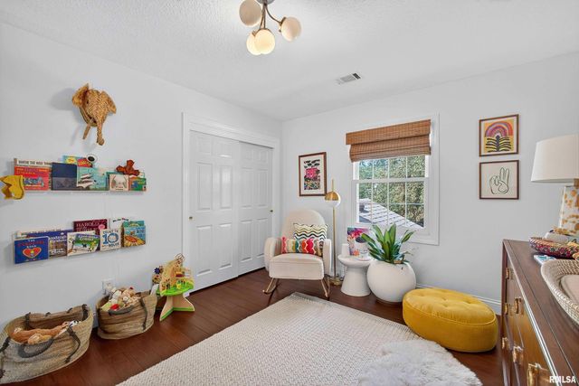 2744 ROSEHILL Avenue, Bettendorf, IA 52722