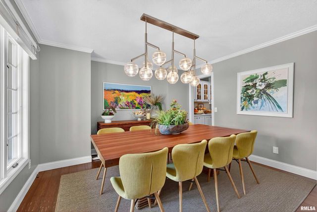 2744 ROSEHILL Avenue, Bettendorf, IA 52722