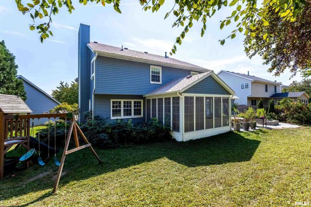 2744 ROSEHILL Avenue, Bettendorf, IA 52722