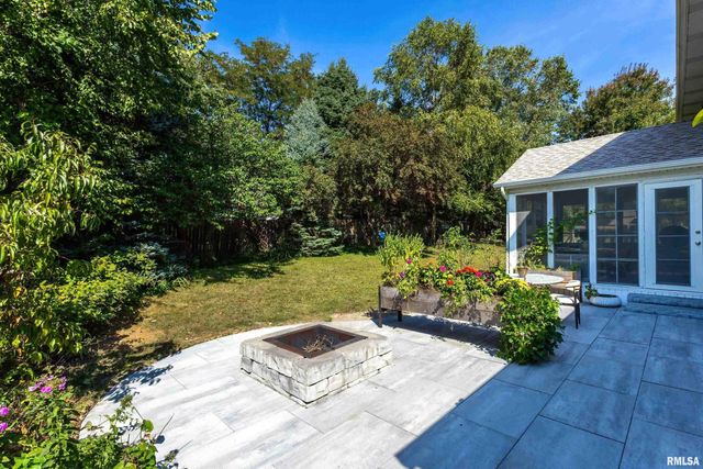 2744 ROSEHILL Avenue, Bettendorf, IA 52722