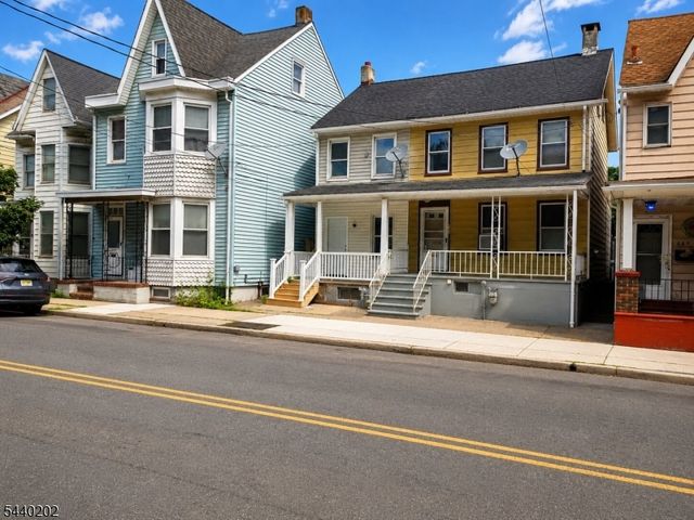639 S Main St, Phillipsburg Town, NJ 08865