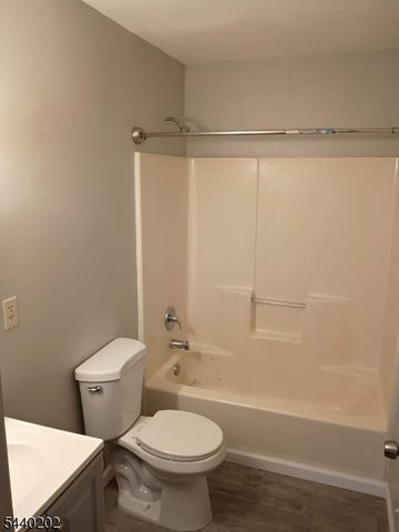 639 S Main St, Phillipsburg Town, NJ 08865