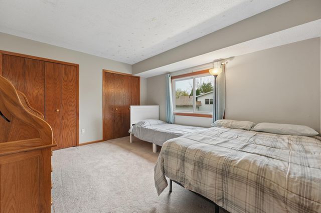 6096 Kalland Circle NE, Albertville, MN 55301