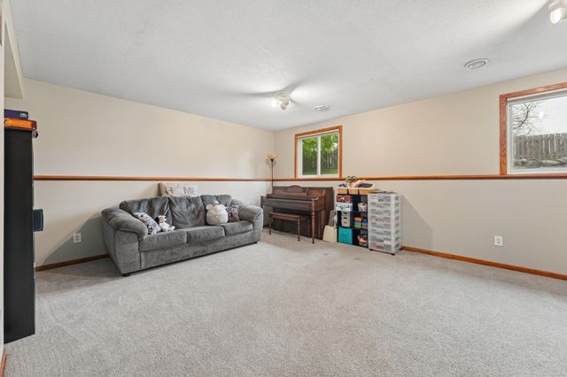 6096 Kalland Circle NE, Albertville, MN 55301