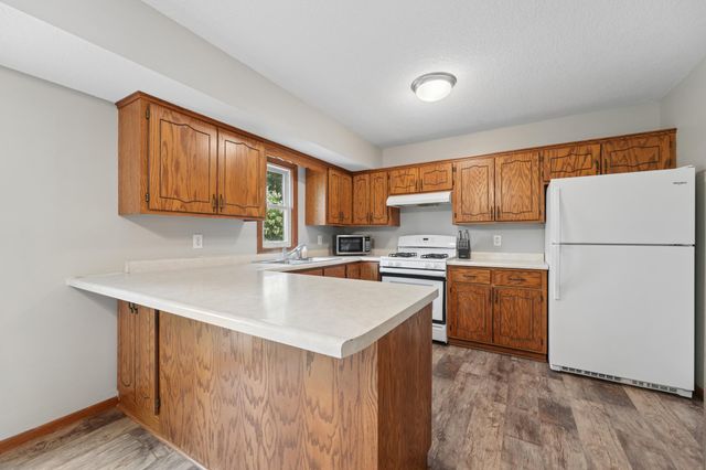 6096 Kalland Circle NE, Albertville, MN 55301