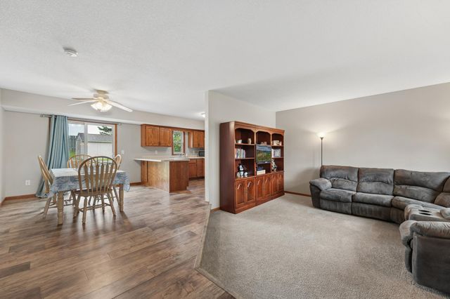 6096 Kalland Circle NE, Albertville, MN 55301