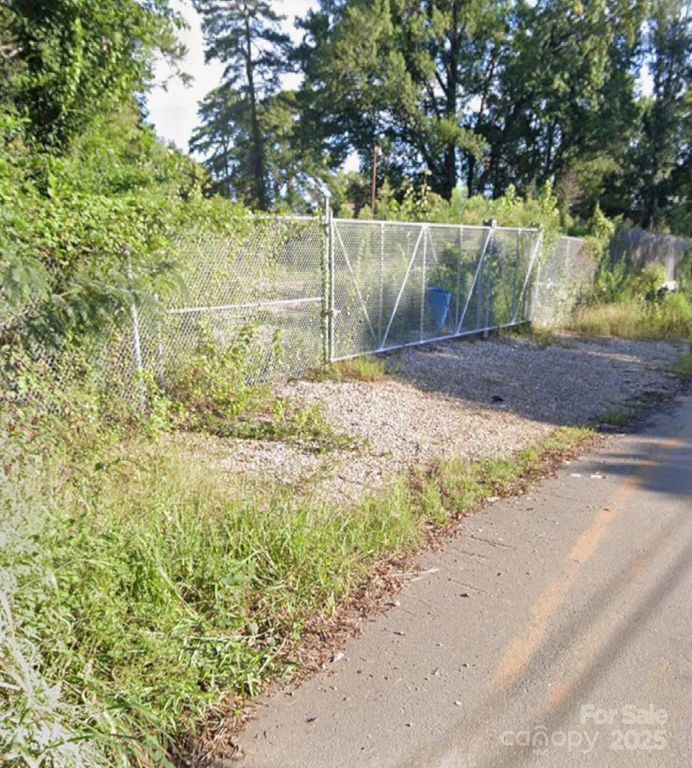 3555 Northerly Road, Charlotte, NC 28206