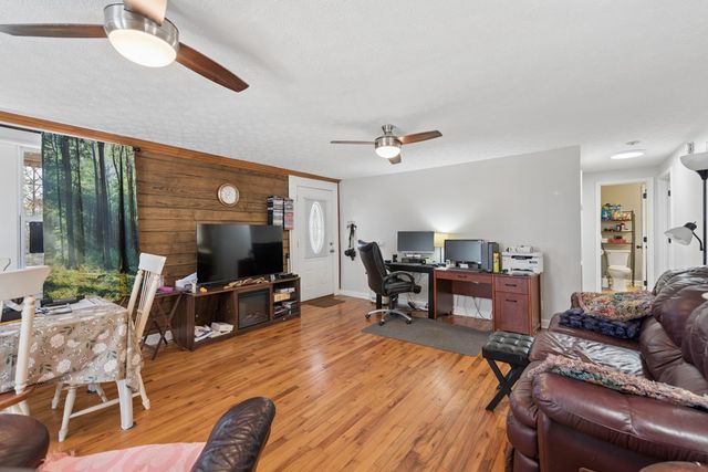 1725 Highway 52, E, Portland, TN 37148