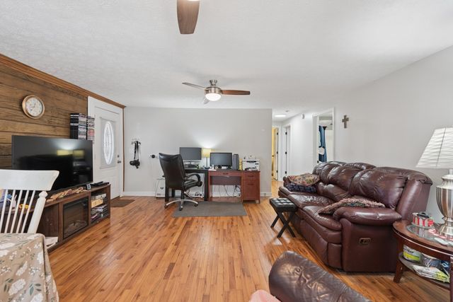 1725 Highway 52, E, Portland, TN 37148