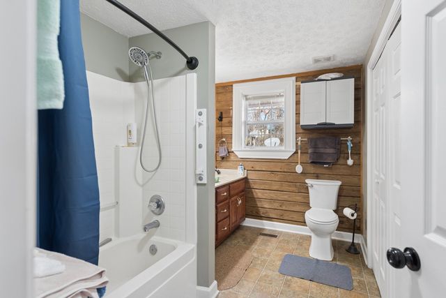 1725 Highway 52, E, Portland, TN 37148