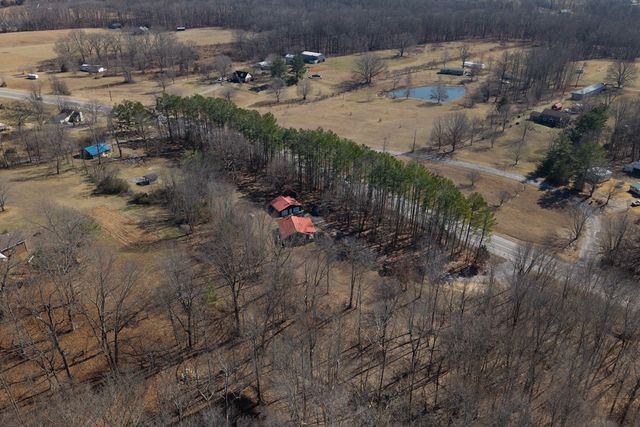 1725 Highway 52, E, Portland, TN 37148