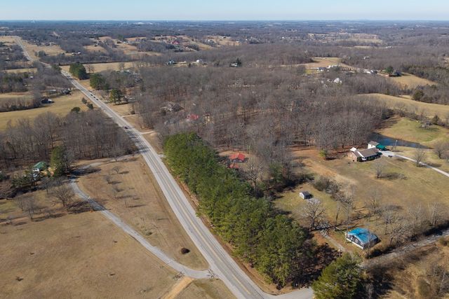 1725 Highway 52, E, Portland, TN 37148