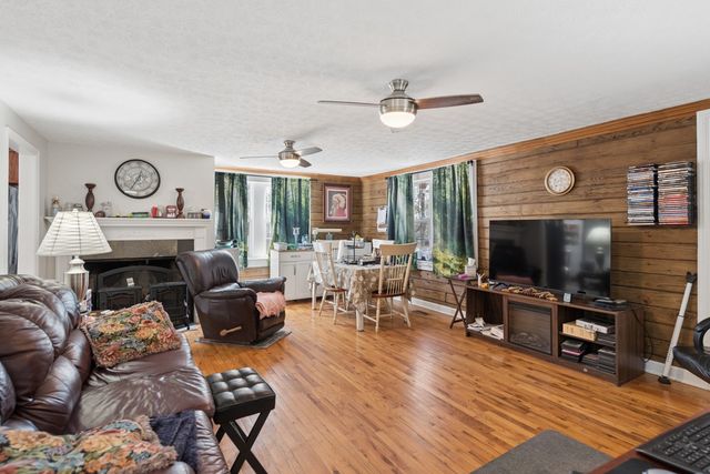 1725 Highway 52, E, Portland, TN 37148