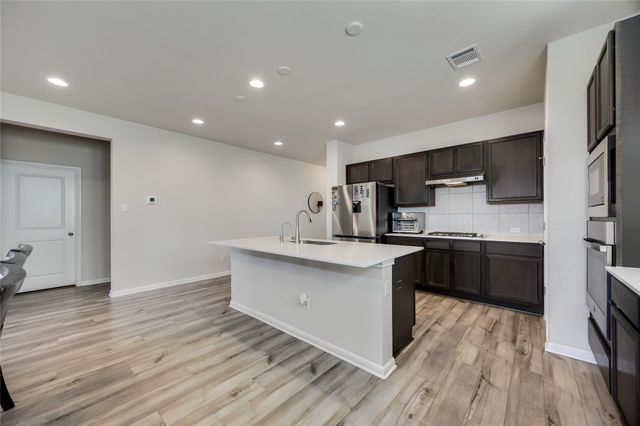 144 Falkland ST, Hutto, TX 78634