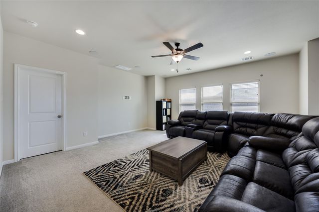 144 Falkland ST, Hutto, TX 78634
