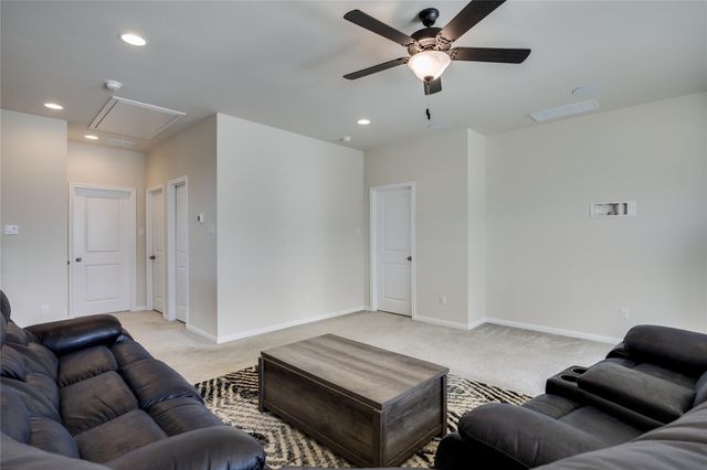 144 Falkland ST, Hutto, TX 78634