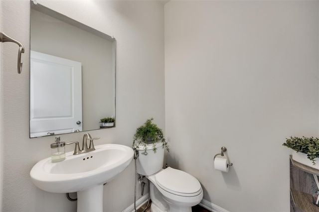 144 Falkland ST, Hutto, TX 78634
