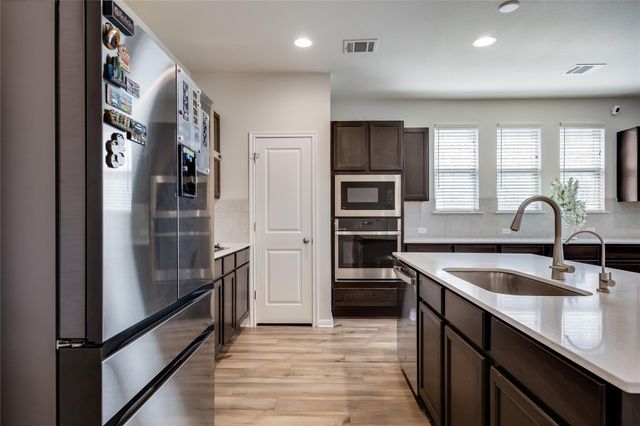 144 Falkland ST, Hutto, TX 78634