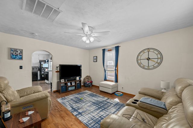 127 S Mississippi Street, Blue Grass, IA 52726