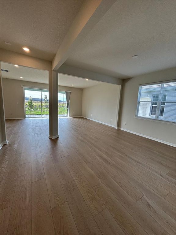 Image 4 of property listing at 6798 WILLOW VIEW AVENUE, Orlando, FL 32829