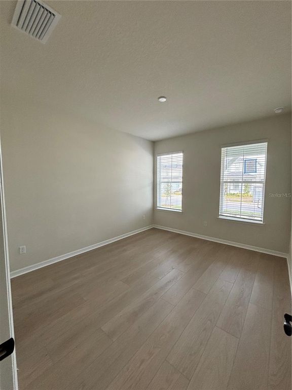 Image 7 of property listing at 6798 WILLOW VIEW AVENUE, Orlando, FL 32829