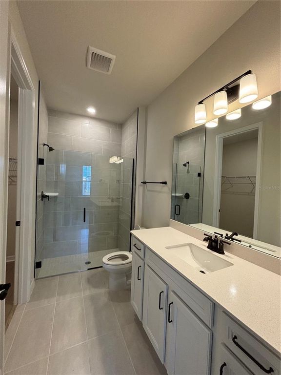 Image 8 of property listing at 6798 WILLOW VIEW AVENUE, Orlando, FL 32829