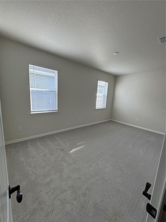 Image 9 of property listing at 6798 WILLOW VIEW AVENUE, Orlando, FL 32829