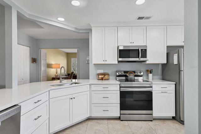 600 CARRIAGE HOUSE LANE 204, Nokomis, FL 34275