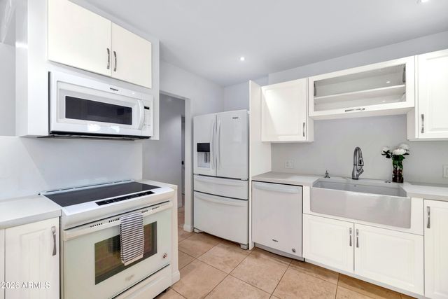 2323 E DEVONSHIRE Avenue, Phoenix, AZ 85016