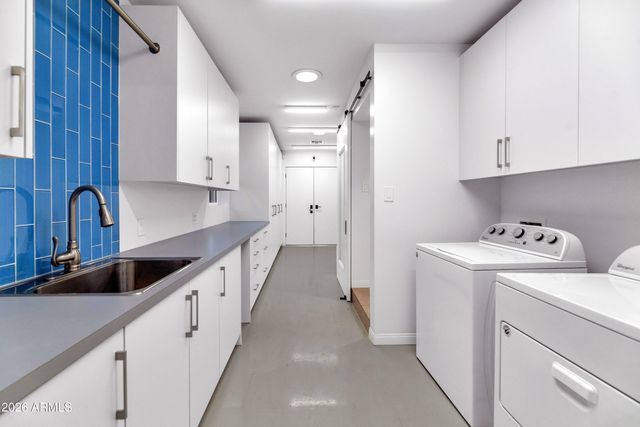 2323 E DEVONSHIRE Avenue, Phoenix, AZ 85016