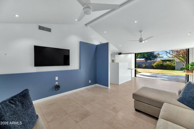 2323 E DEVONSHIRE Avenue, Phoenix, AZ 85016