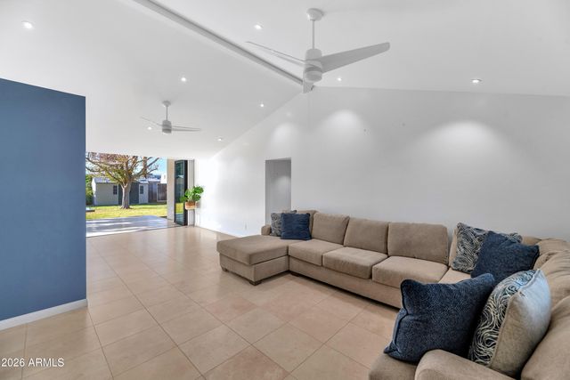 2323 E DEVONSHIRE Avenue, Phoenix, AZ 85016